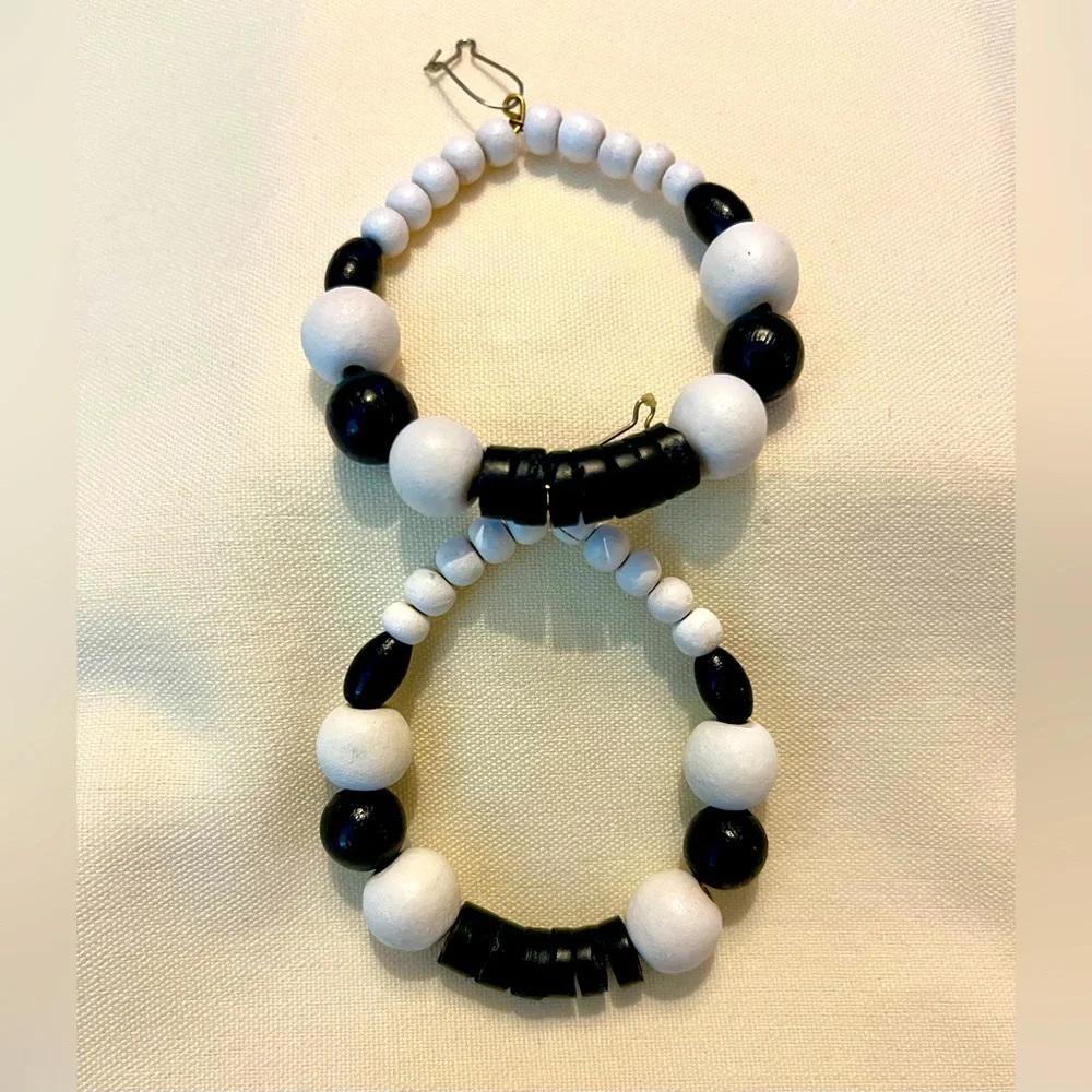 Black and White Beaded Hoop Earrings - Picture 11 of 16